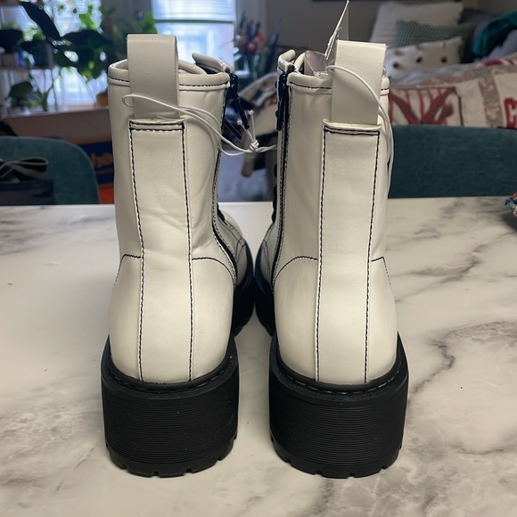 A New Day Combat Boots W9.5 - Picture 4 of 7